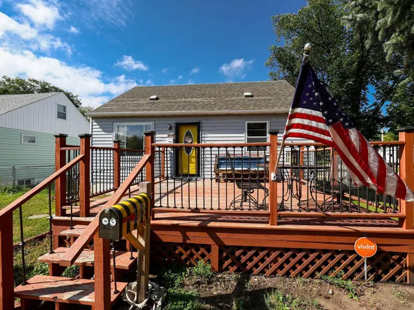 445 19th St NW, Minot, ND 58703