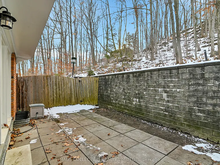 884 Walkley Rd — Photo 16