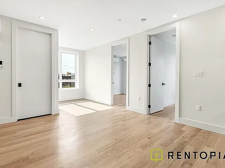 922 Dekalb Ave #5F — Photo 2
