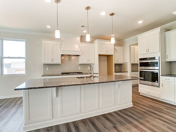 Photo representation of the Crosby plan. Colors, finishes and options will vary.