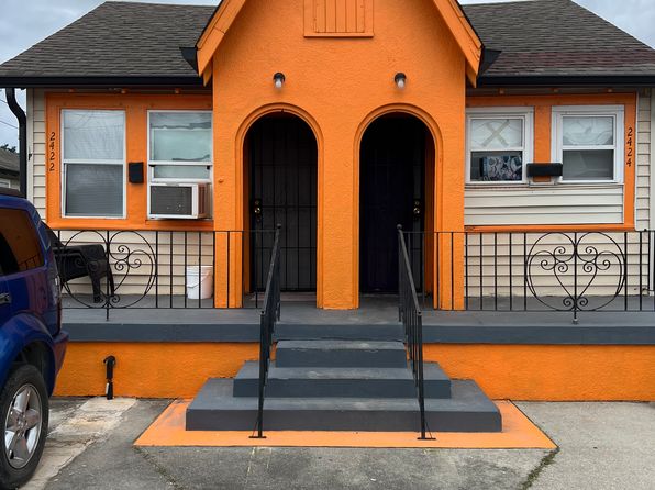 2424 Music St