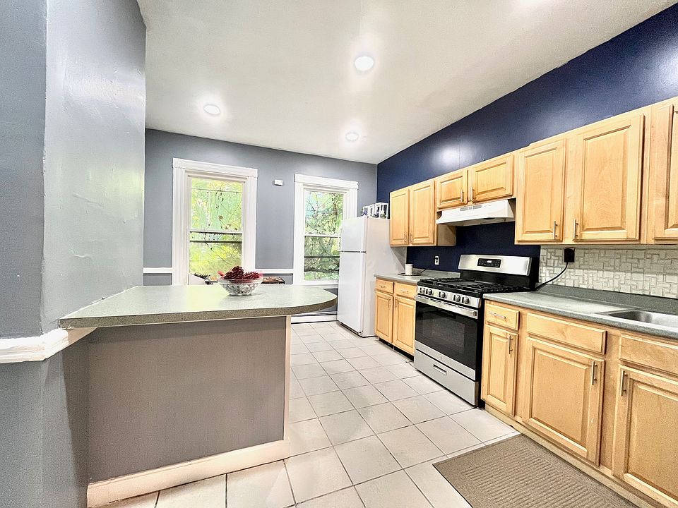 1st image of 36 Calumet St #2