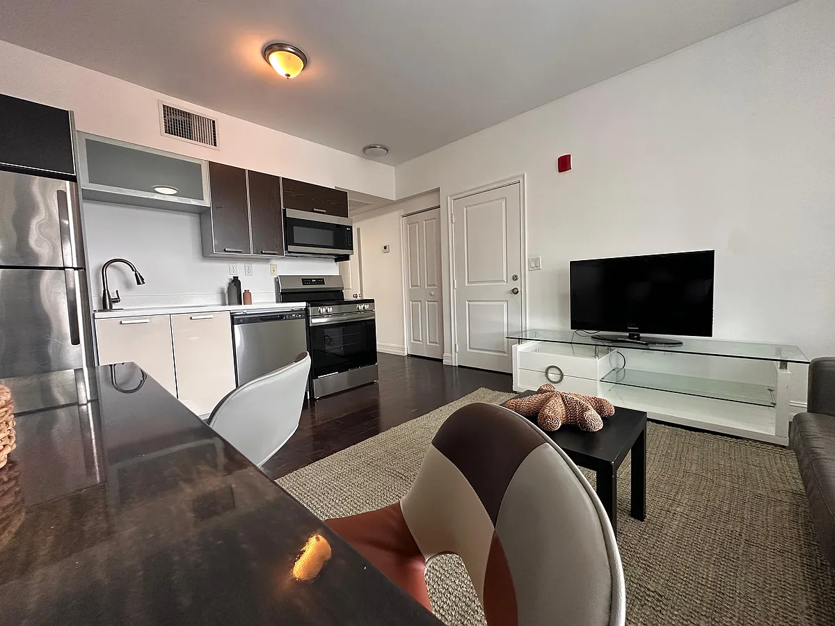 Photo 2 of 12 - 603 11th St #206 - Miami Beach, FL Building Photo - 603 11th St #206