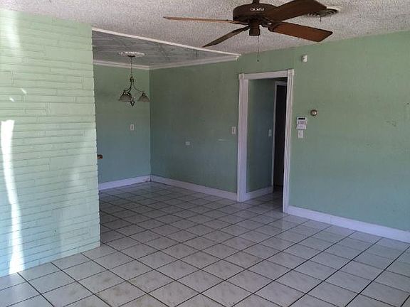 2nd image of 7511 Granada Blvd