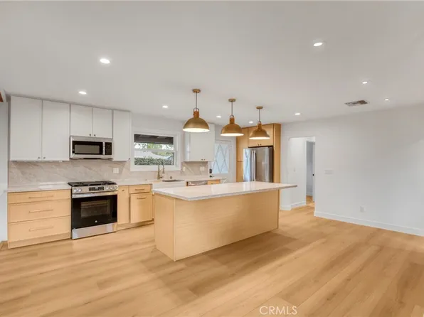 8666 Keokuk Ave, Winnetka, CA 91306