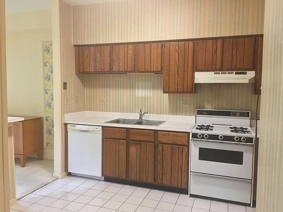 4th image of 198 Golfview Dr