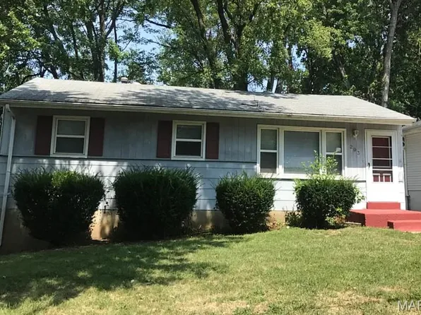 293 Reasor Dr, Saint Louis, MO 63135