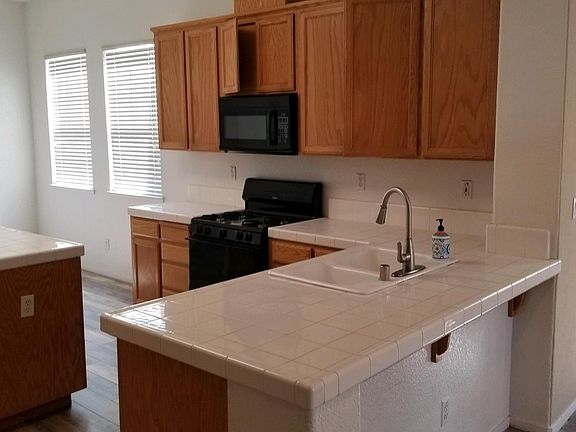 5th image of 2852 Herford Ln
