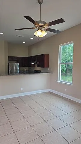 2 bed, 1.0 bath, 870 sqft, $1,275 — Photo 3