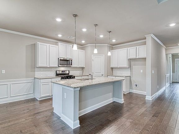 3rd image of 4518 Silver Oak Dr