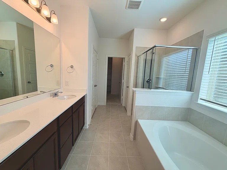 1609 Gulin St — Photo 14