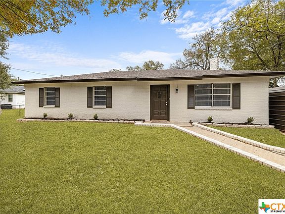 3rd image of 3711 Lookout Dr