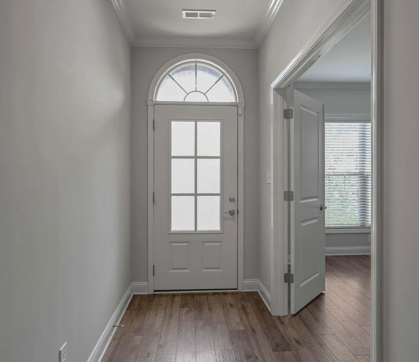 4 bed, 2.5 bath, 3261 sqft, $3,300 — Photo 3