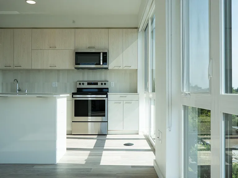 19J Midtown — Photo 11