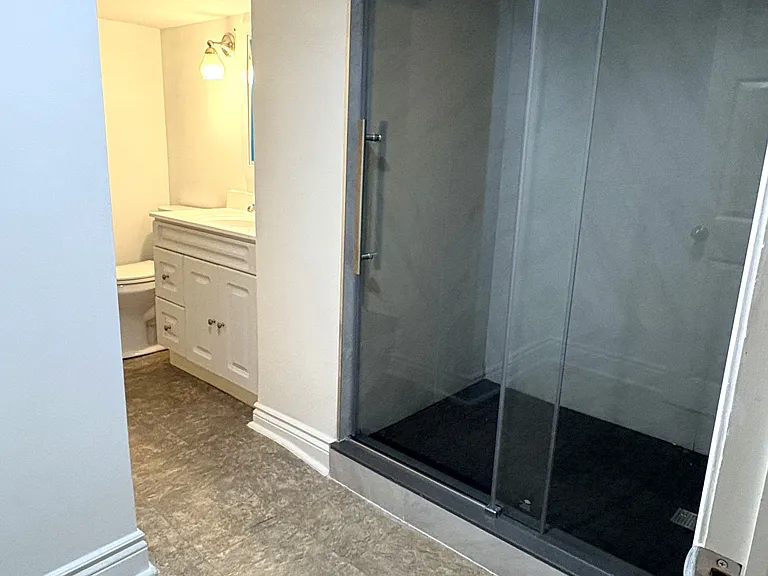 925 Kingsway Dr #BASEMENT — Photo 23