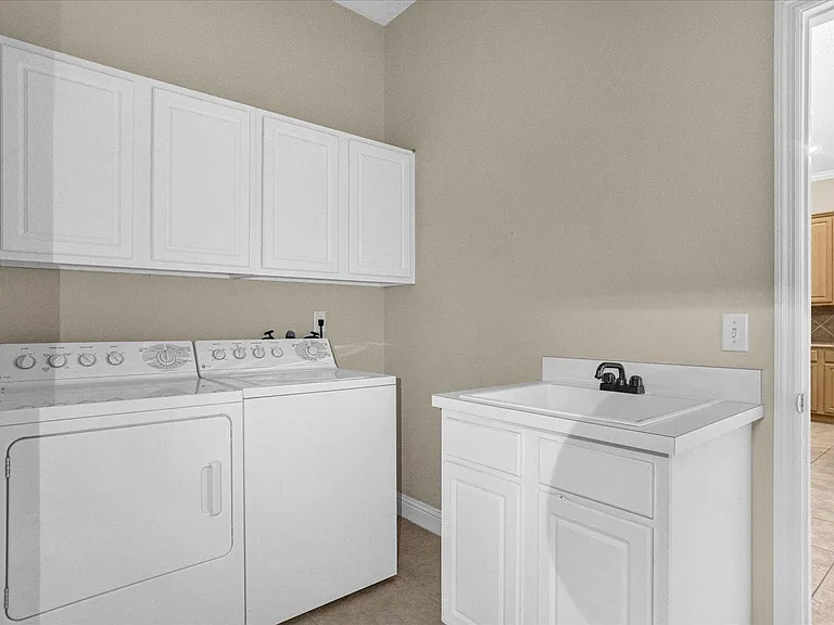 10674 Woodchase Cir — Photo 13
