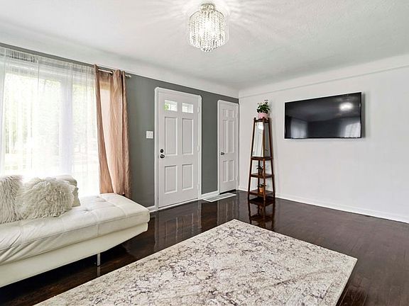 4th image of 6976 Orchard Blvd