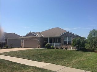3206 Arbor Lake Dr, Saint Joseph, MO 64506