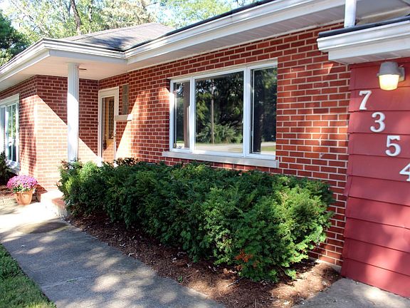 3rd image of 7354 W 123rd St
