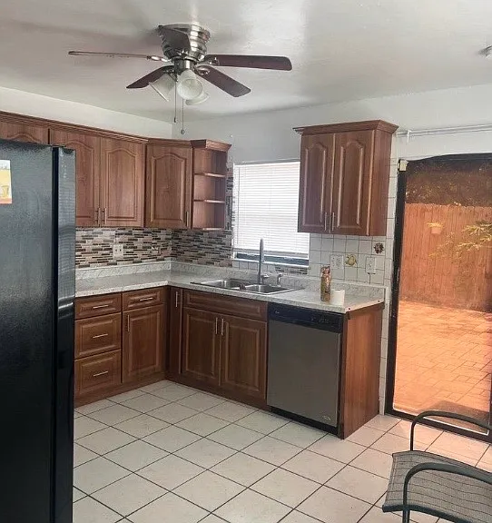 57 Peachtree Pl — Photo 1