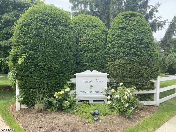 349 Bloomfield Ave #60