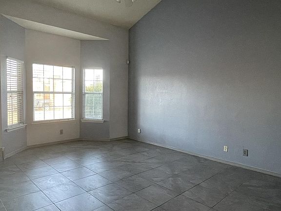 5th image of 5348 Roger Maris Dr