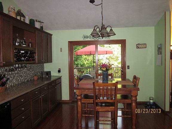 4th image of 608 N Clauson Ct