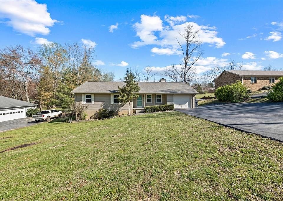 1st image of 851 Pen Oak Dr