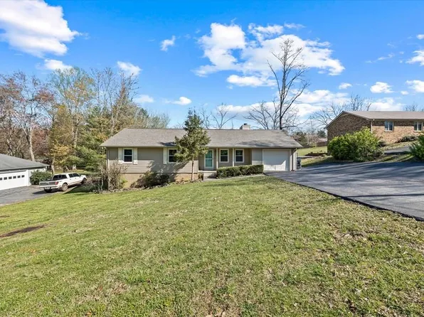 851 Pen Oak Dr, Cookeville, TN 38501