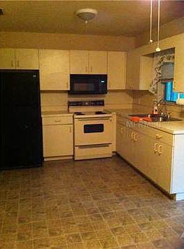 2nd image of 1426 Francis Ave