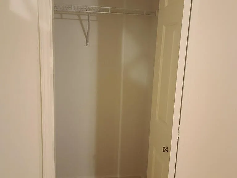 121 Schofield Ct — Photo 19