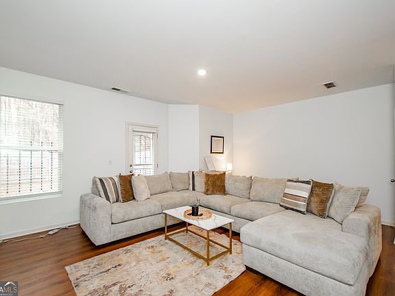 5th image of 2642 Parrish Ct