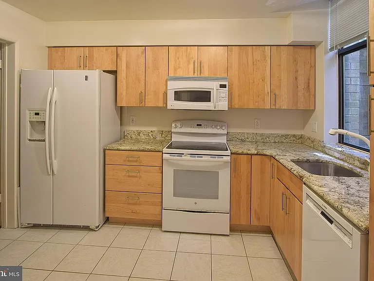11108 Boathouse Ct #97 — Photo 10
