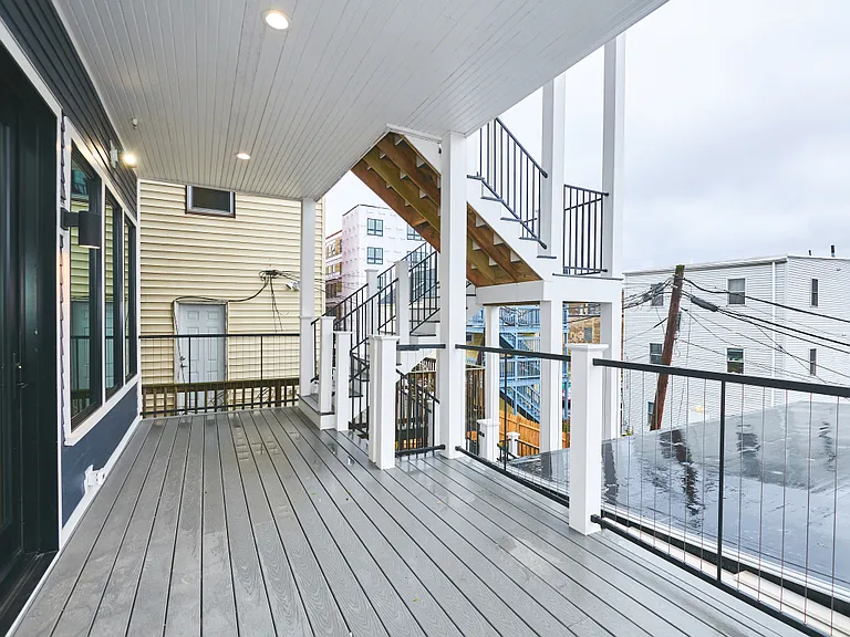360 Meridian St #5 — Photo 11