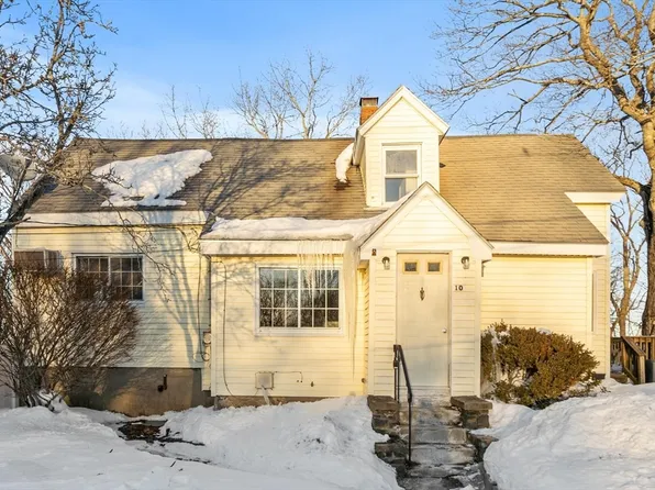 10 Fairview Rd, Peabody, MA 01960