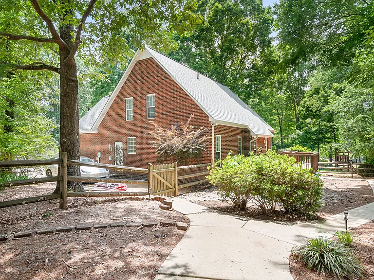 7309 Windy Pine Cir — Photo 30