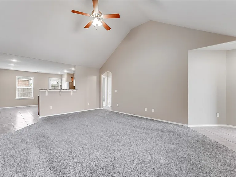 705 SW River Rock St — Photo 6