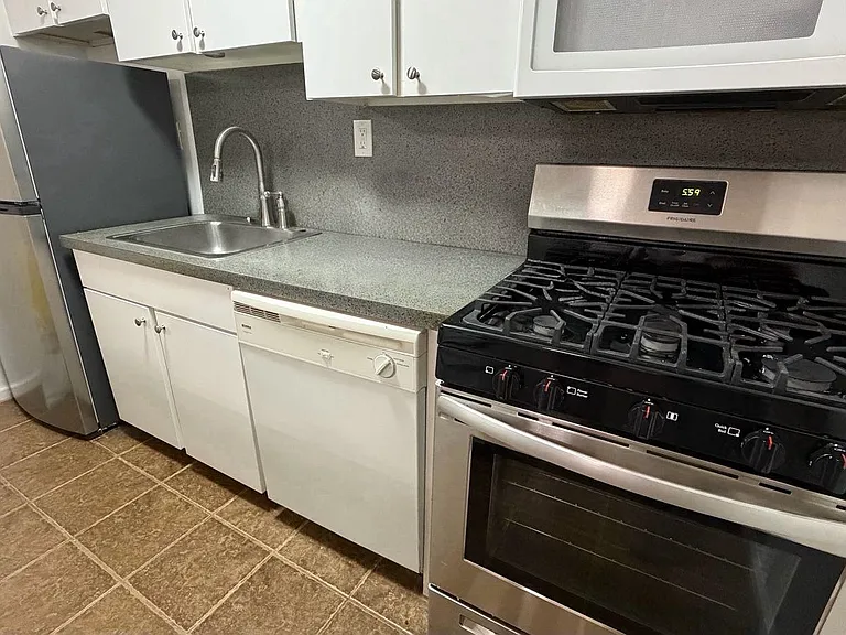225 Halladay St #2 — Photo 6