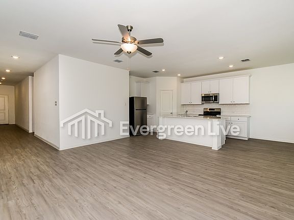 3rd image of 210 Jenkinson Dr