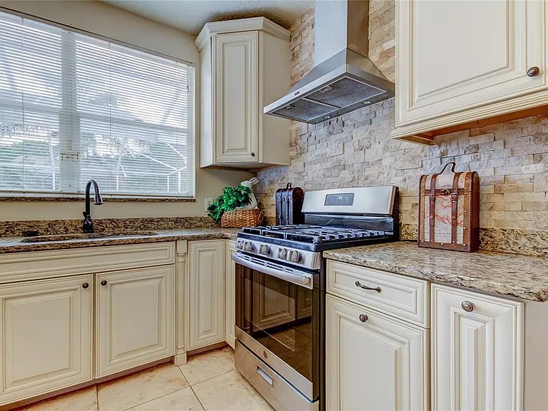 9401 Woodbay Dr — Photo 18