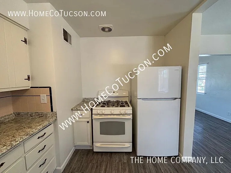833 W Jacinto St — Photo 24