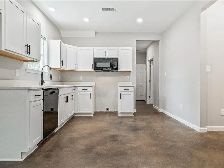 2844 Nathan Ave — Photo 14