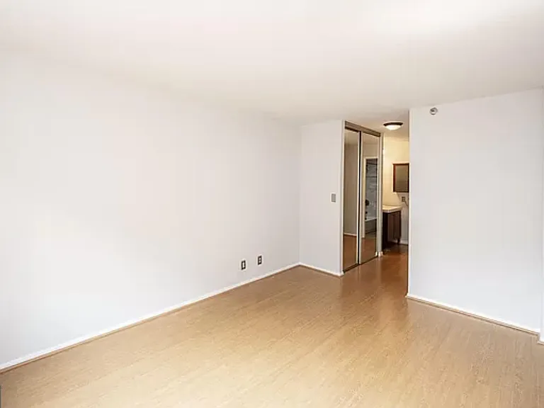 900 N Stafford St #905 — Photo 25