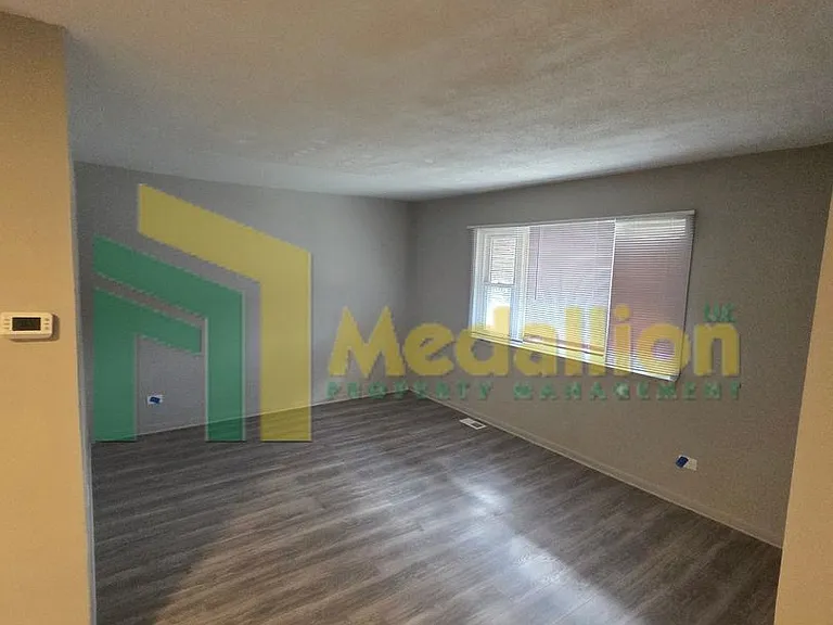 10635 S Cottage Grove Ave — Photo 2