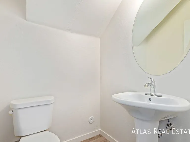 3010 E Yale St #1 — Photo 11
