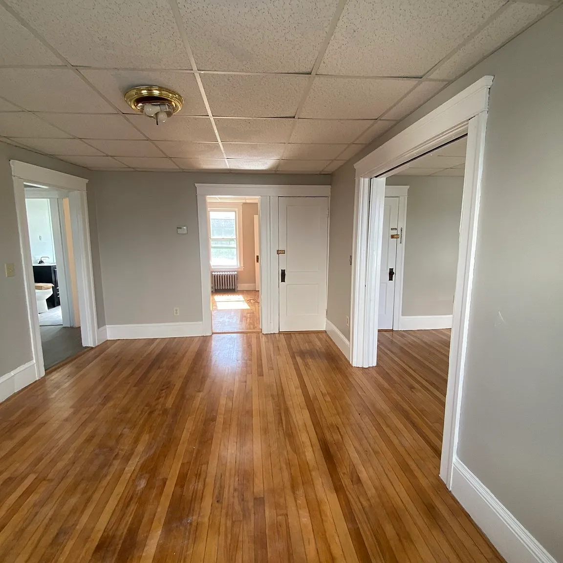 2 bed, 1.0 bath, 1100 sqft, $2,200 — Photo 2