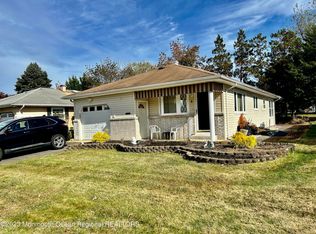 6 Le Lamentin Dr, Toms River, NJ 08757