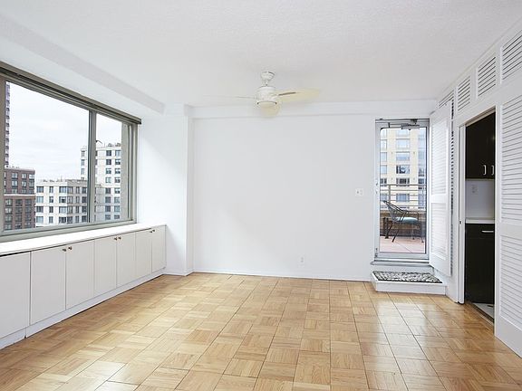 3rd image of 315 W 70th St APT 17F