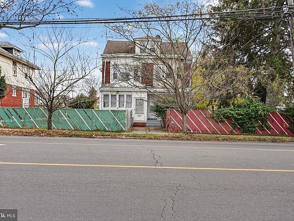 2nd image of 1542 Princeton Ave