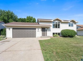 5621 S Southwind Ave, Sioux Falls, SD 57106